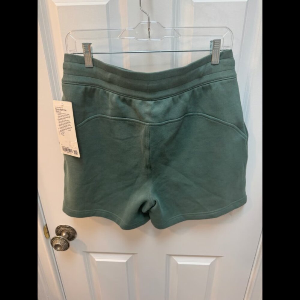 Lululemon Scuba High-Rise Short 5" Medium Forest Size 8 - Picture 7 of 9